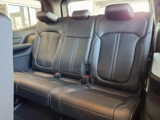 New 2026 Velvet Red Pearl-Coat Exterior Paint Jeep Grand Wagoneer image 6