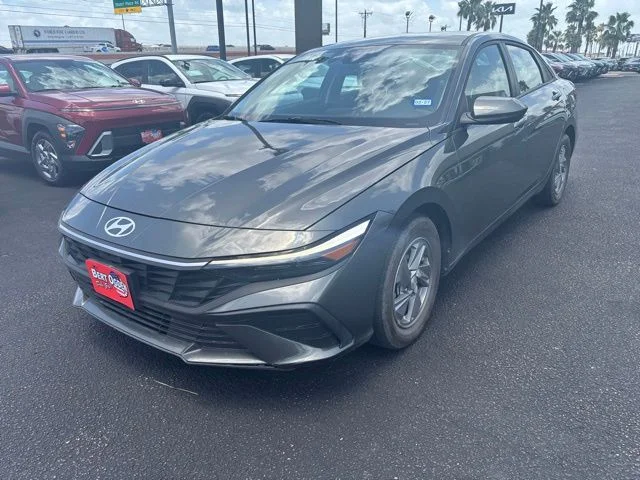 Used 2025 Gray Hyundai SE image 3