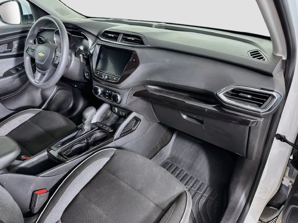 Used 2023 White Chevrolet LT image 26