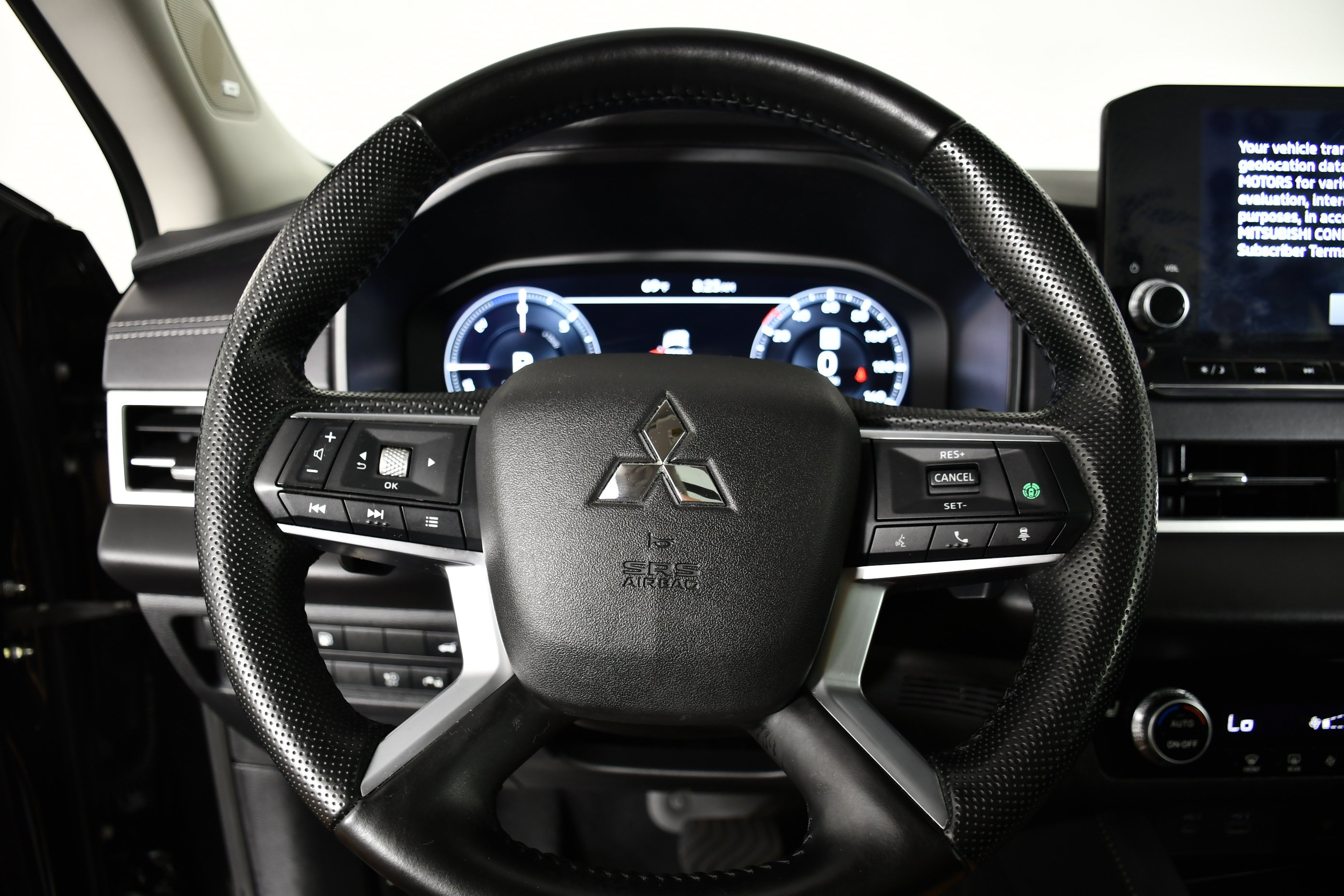 Certified Used 2024 Black Diamond Mitsubishi SE image 19