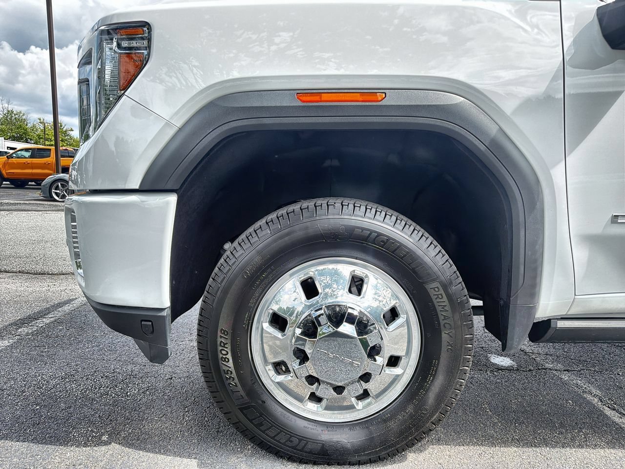 Used 2023 SUMMIT WHITE GMC Denali image 28