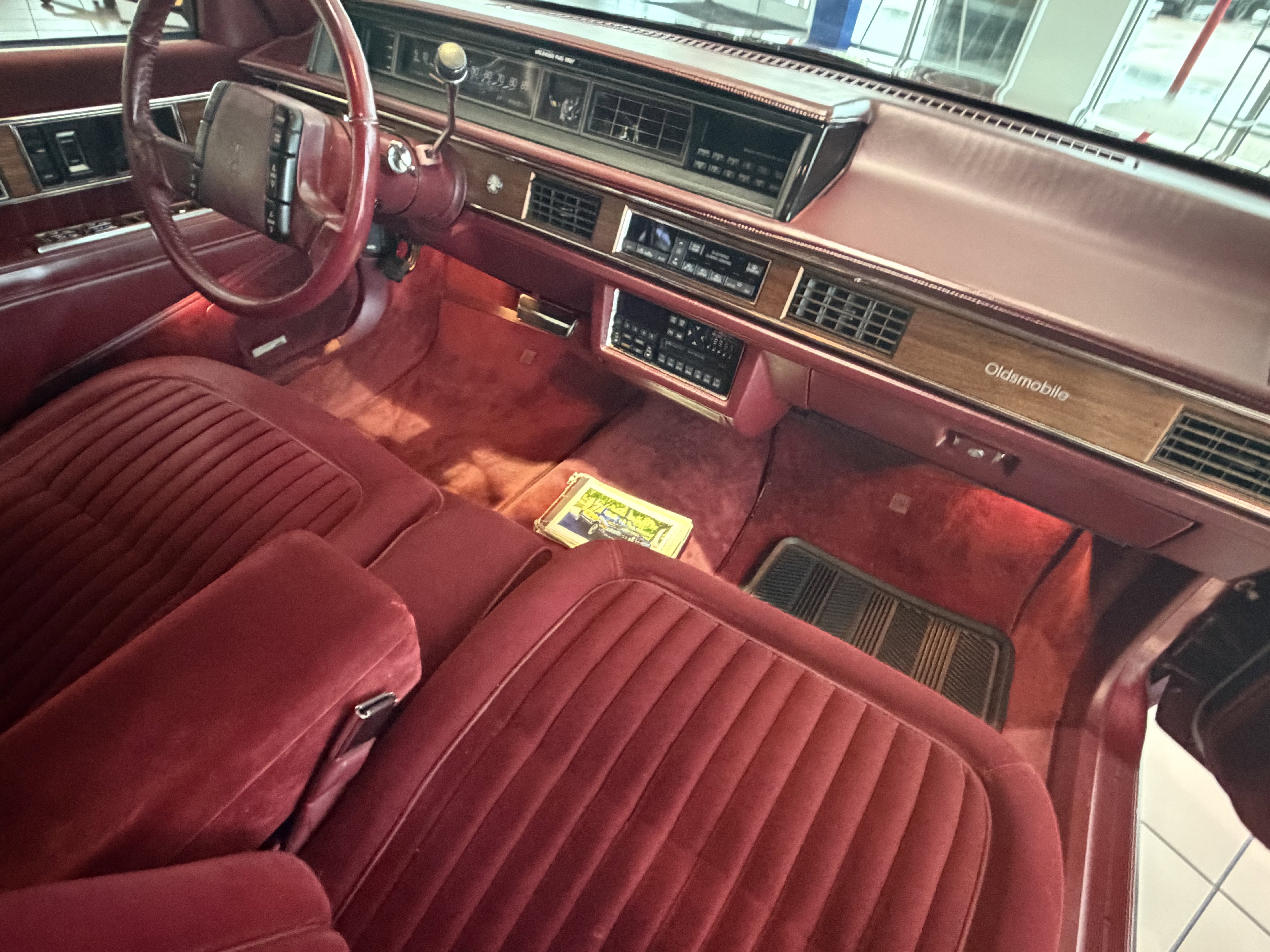 Used 1989 Burgandy Oldsmobile Regency Brougham image 23