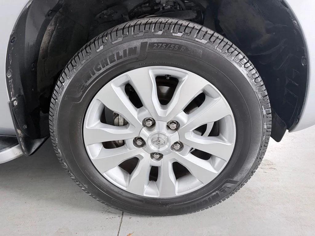 Used 2018 Silver Sky Metallic Toyota Platinum image 4