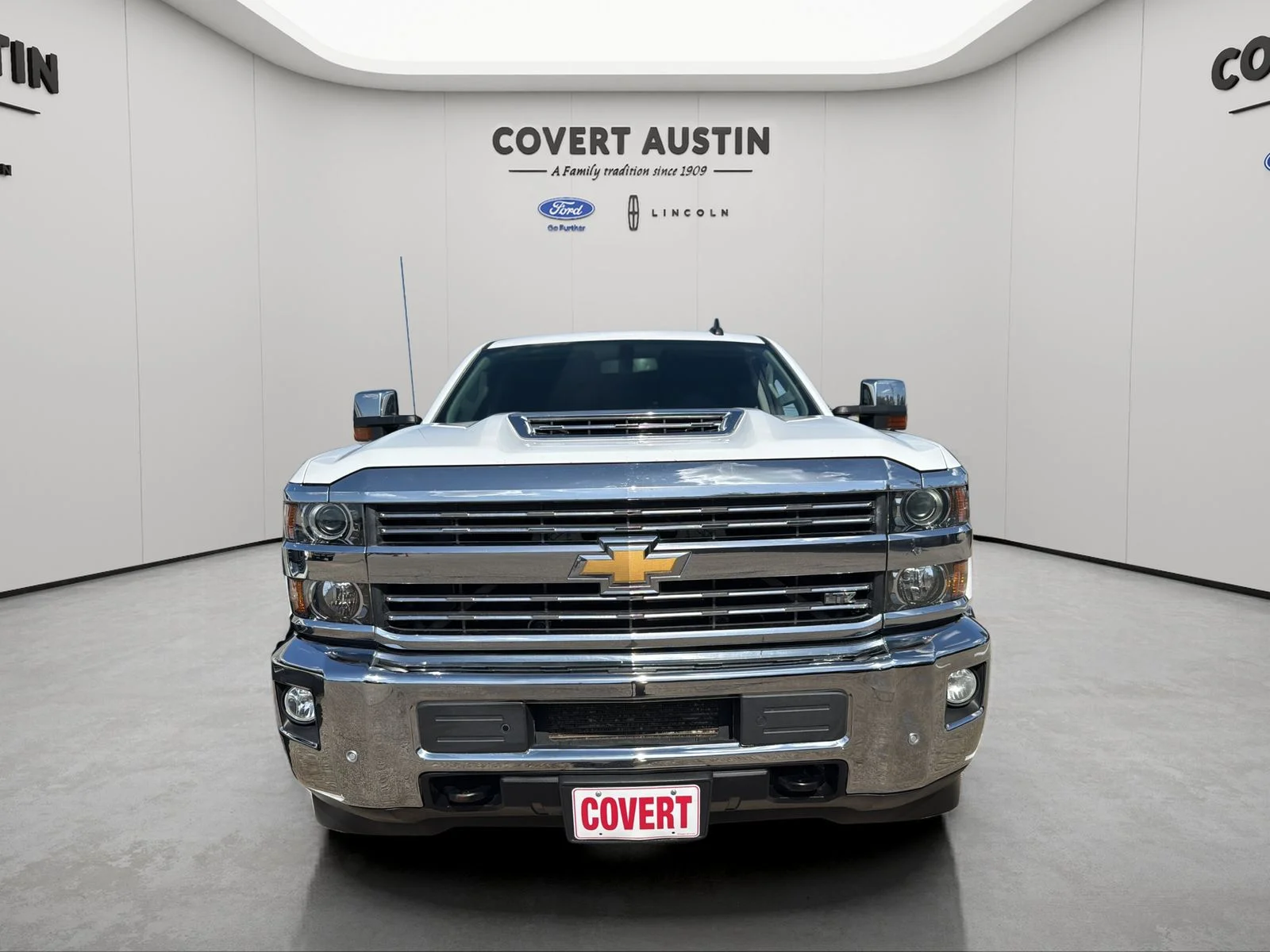 Used 2019 White Chevrolet LTZ image 5