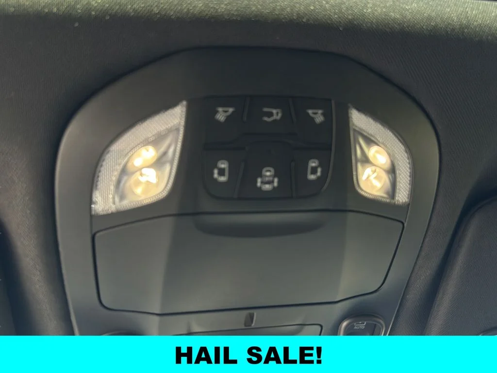New 2026 Bright White Clear-Coat Exterior Paint Chrysler Select image 22