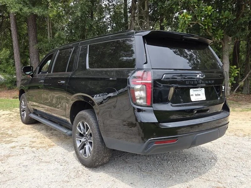 Used 2024 Black Chevrolet Z71 image 12
