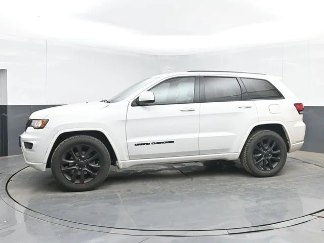 Used 2019 Bright White Clearcoat Jeep Altitude image 6