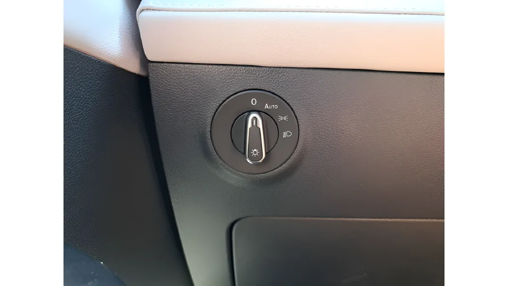New 2025 Gray Volkswagen 1.5T S image 31
