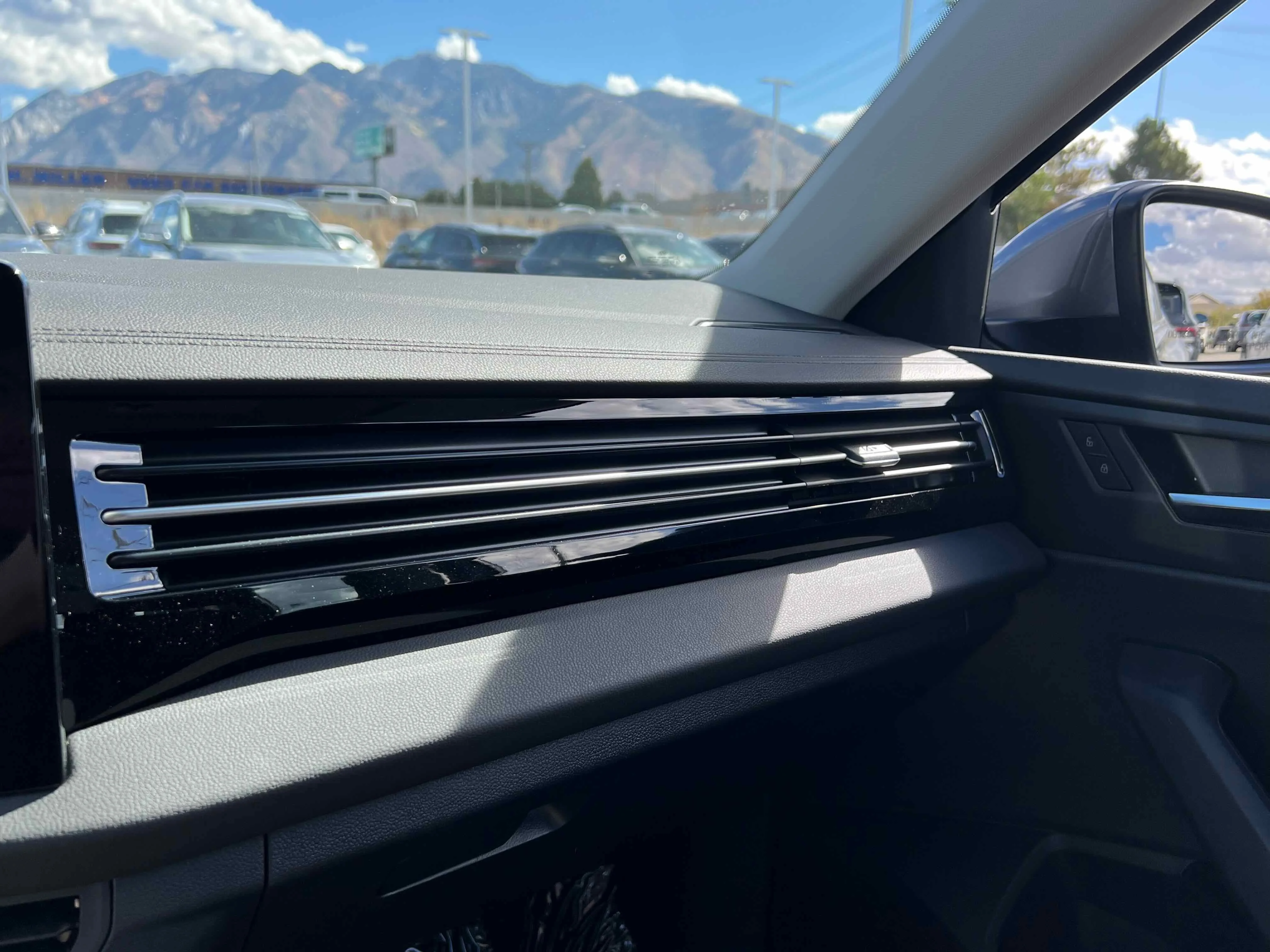 New 2026 Platinum Gray Metallic Volkswagen S image 23