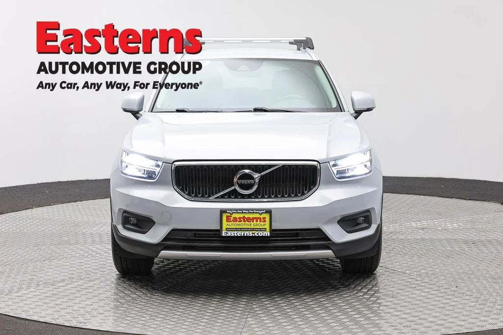 Used 2021 Gray Volvo Momentum image 2