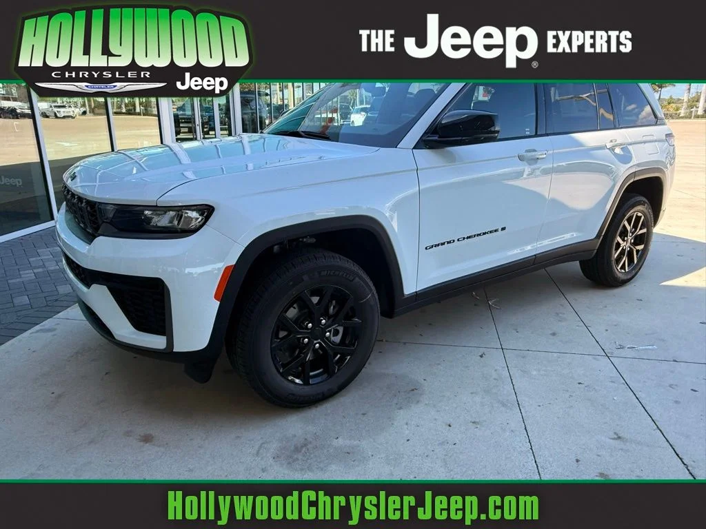 New 2026 Bright White Clear-Coat Exterior Paint Jeep Altitude image 1