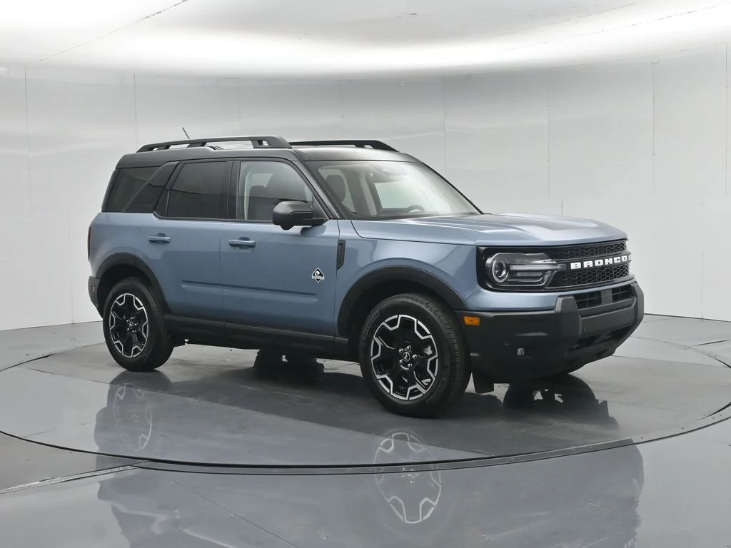 Certified Used 2025 Gray Ford Outer Banks image 27