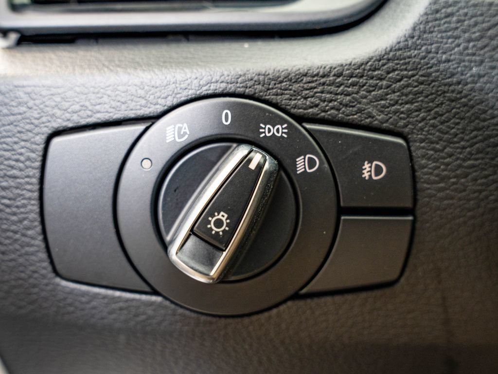 Used 2014 Alpine White BMW xDrive28i image 25