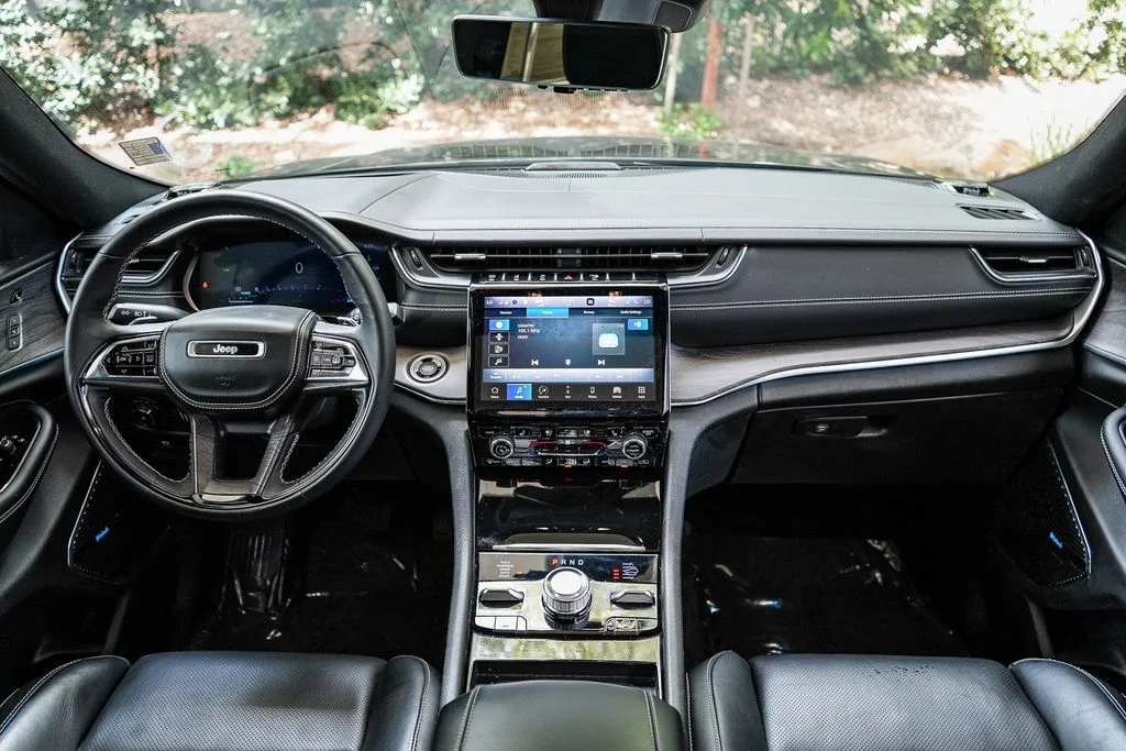 Used 2023 Gray Jeep Overland 4xe image 13