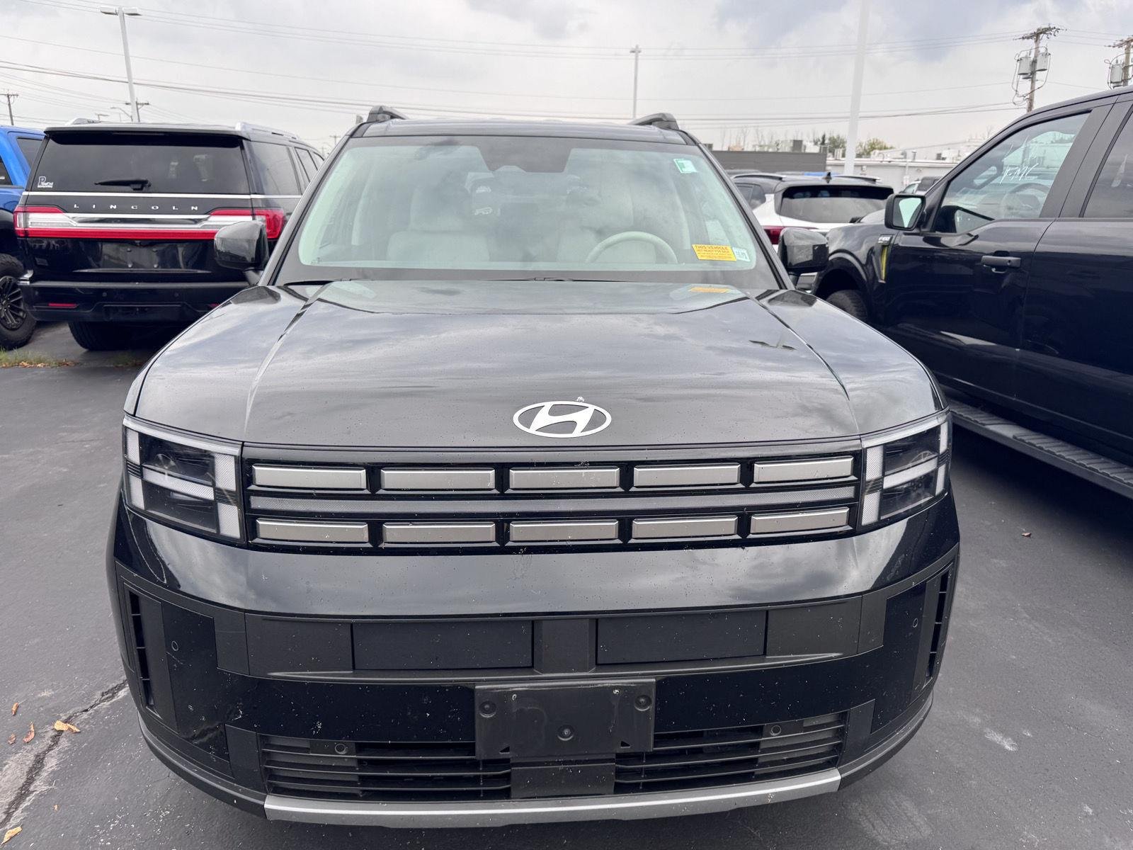 Used 2026 Phantom Black Hyundai SEL image 2