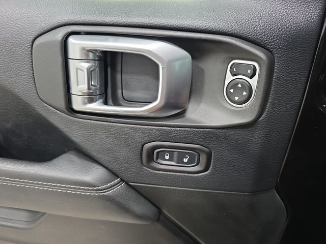 Used 2018 Black Clearcoat Jeep Unlimited Sahara image 28