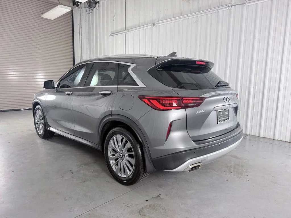 Used 2023 Gray INFINITI LUXE image 7