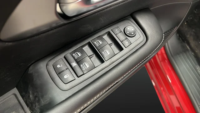 New 2026 Red Hot Pearl-Coat Exterior Paint Chrysler Select image 23