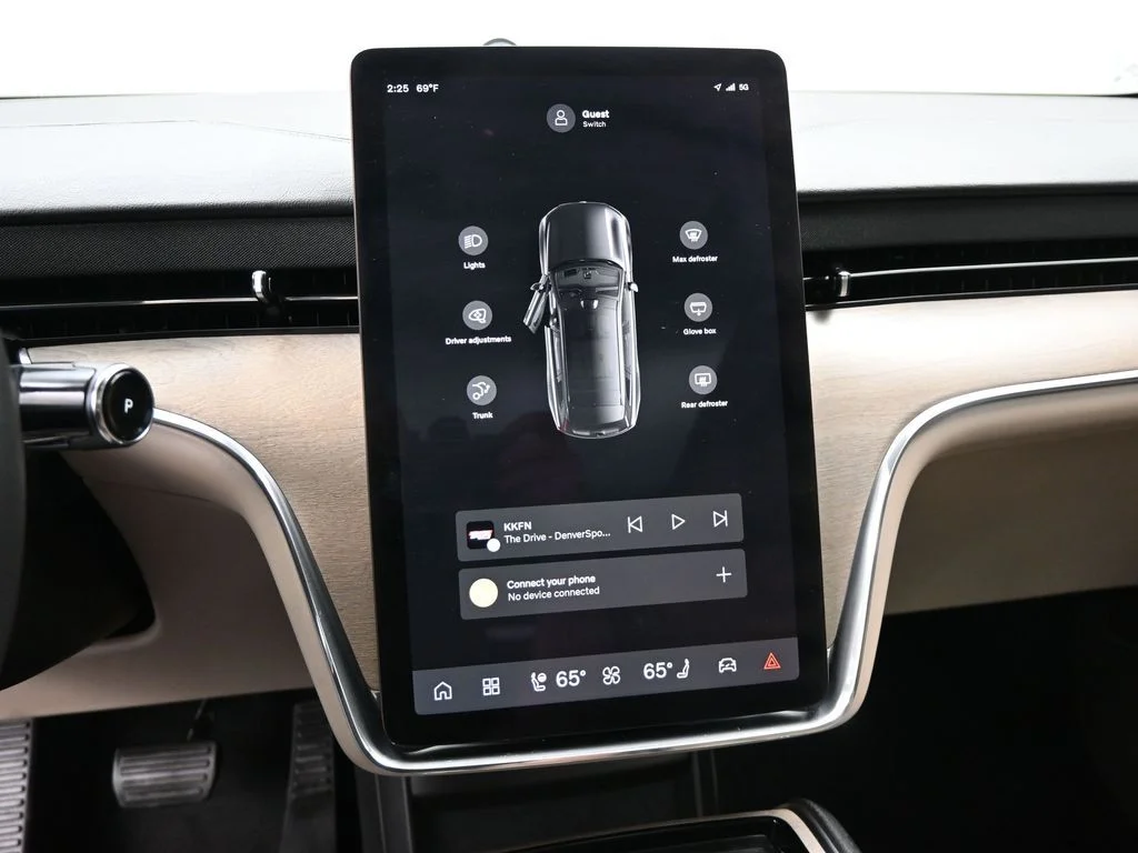 2025 Volvo EX90 Ultra - Photo 13