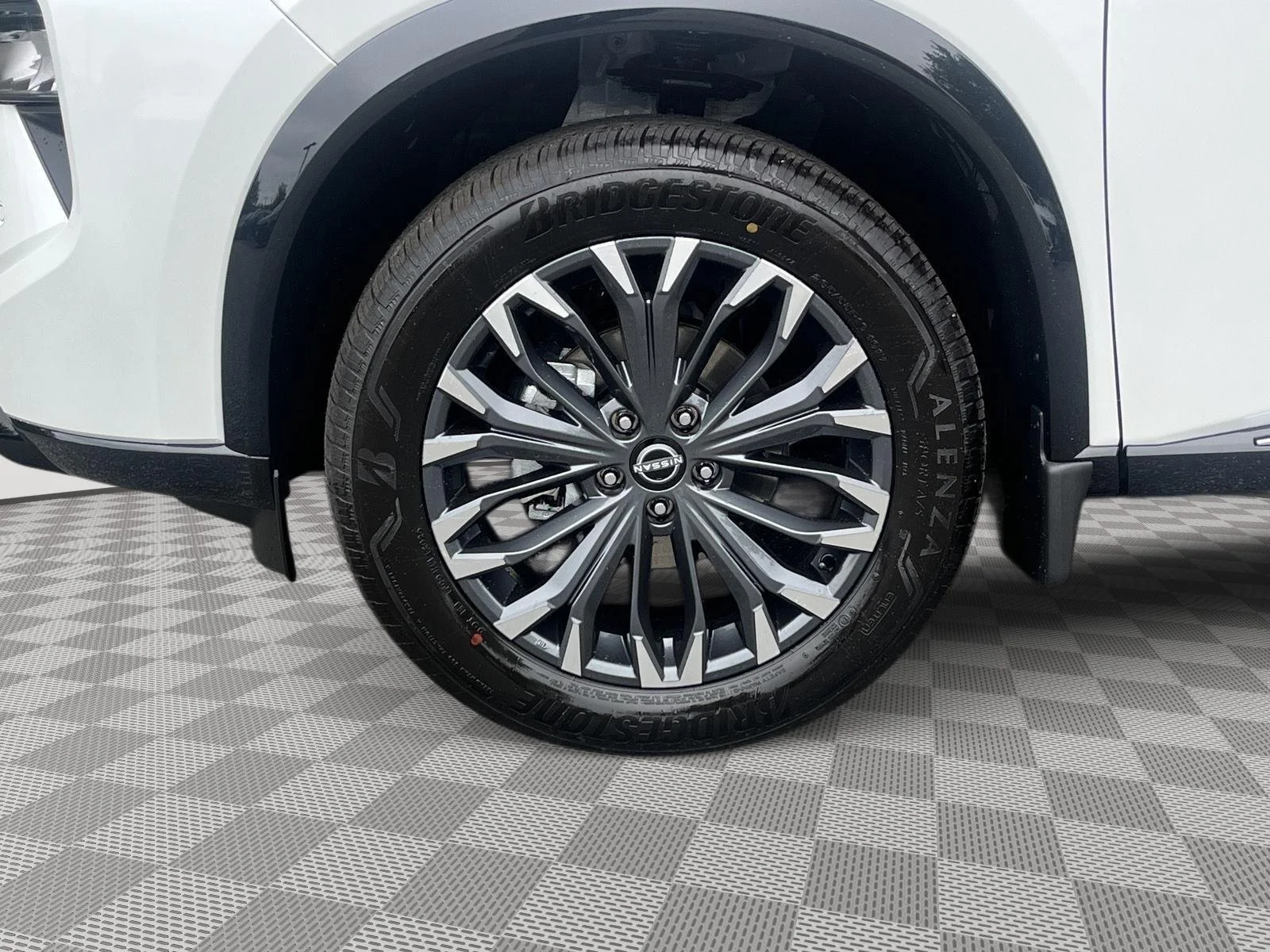 New 2026 Everest White Pearl TriCoat / Super Black Two-tone Nissan Platinum image 10