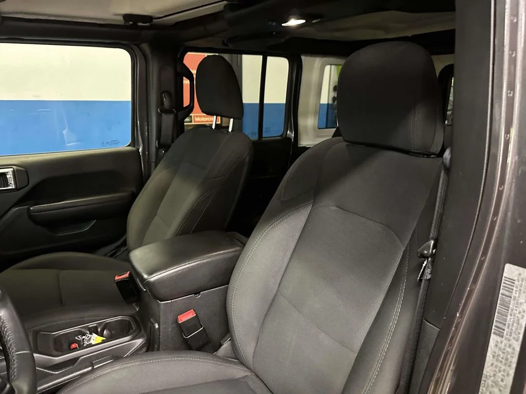 Used 2018 Gray Jeep Unlimited Sport S image 17