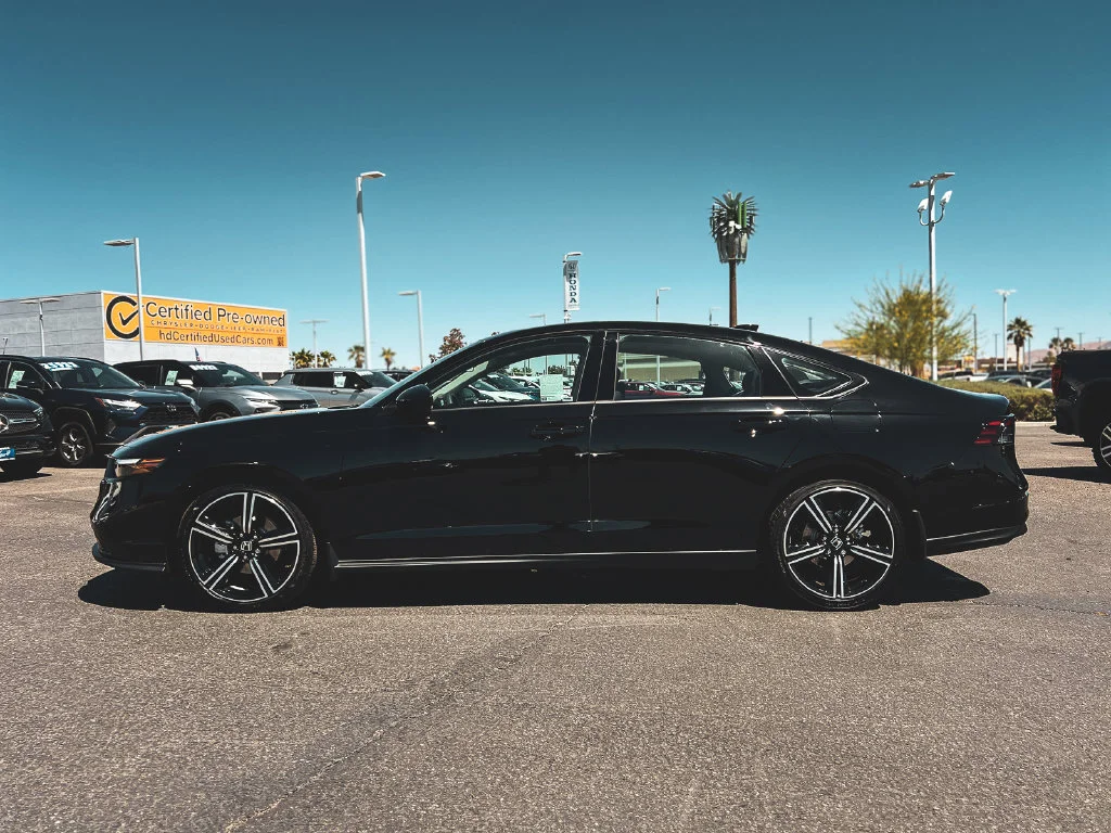 New 2026 Crystal Black Pearl Honda SE image 4