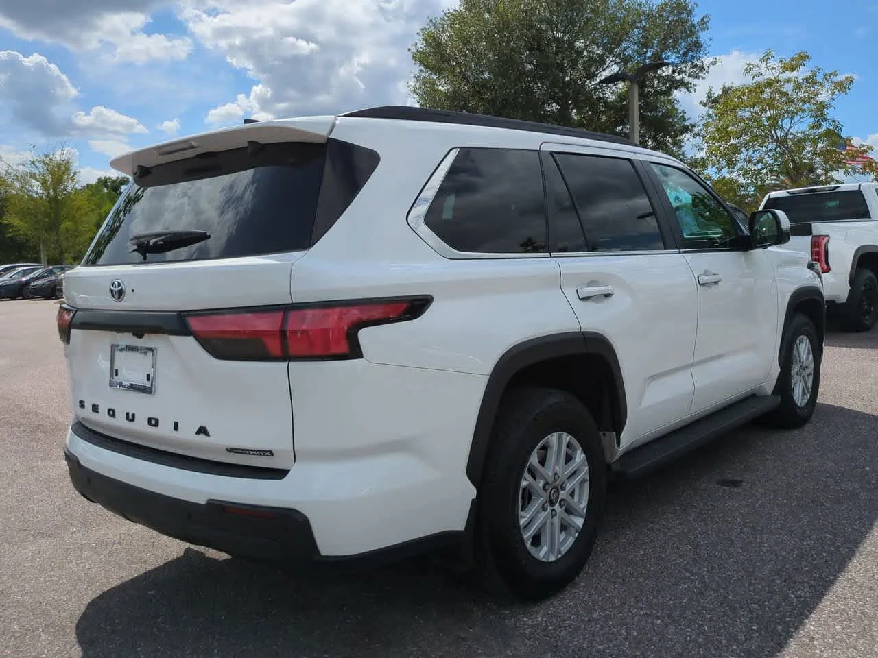 Certified Used 2025 Ice Cap Toyota SR5 image 6