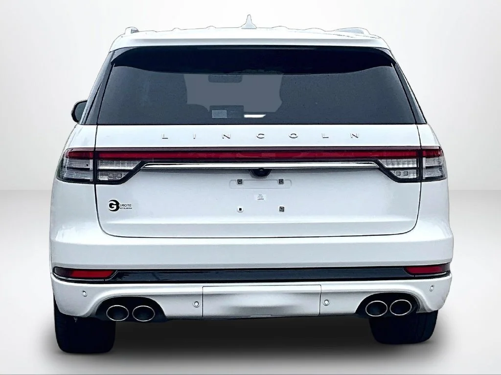 Used 2020 White Lincoln Grand Touring image 5