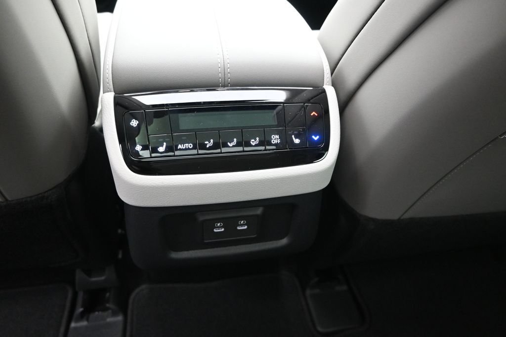 New 2027 MINERAL BLACK INFINITI Luxe FWD image 19