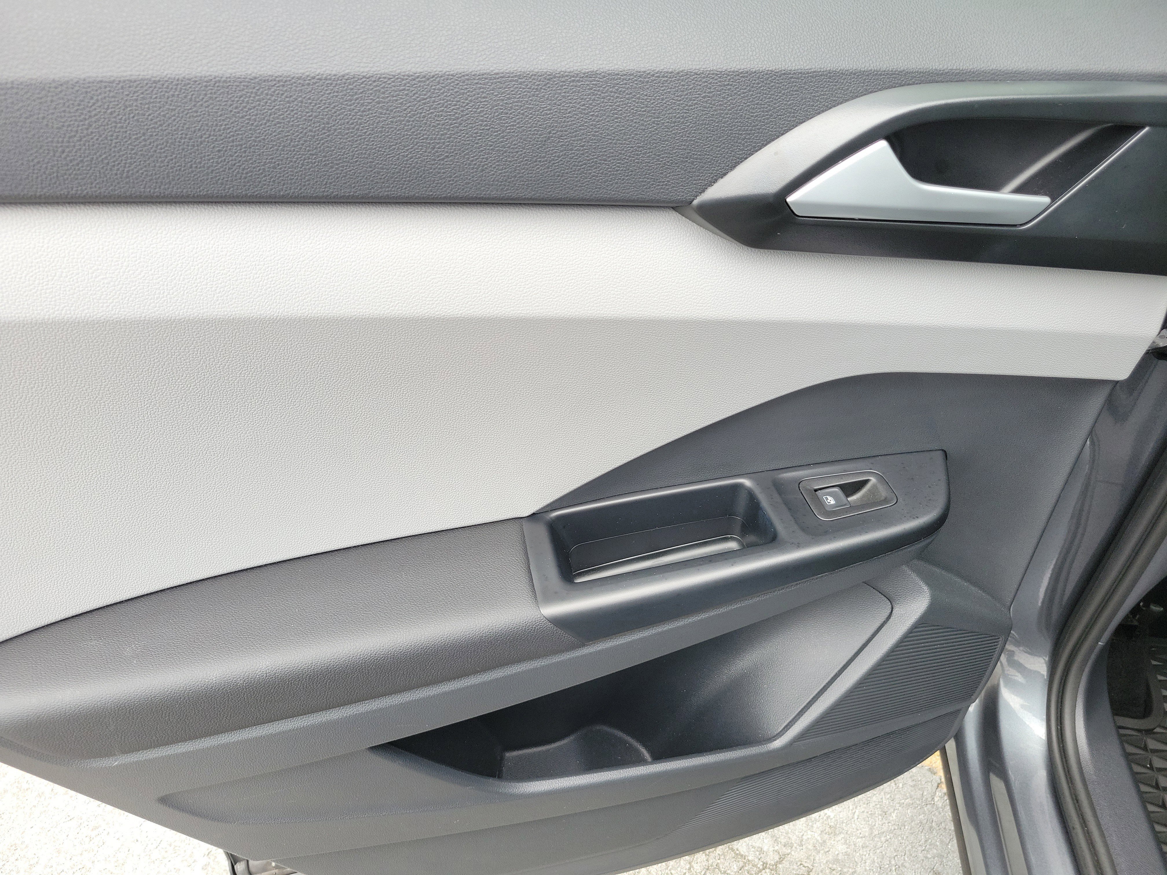 Used 2023 Platinum Gray Metallic Volkswagen SE image 11