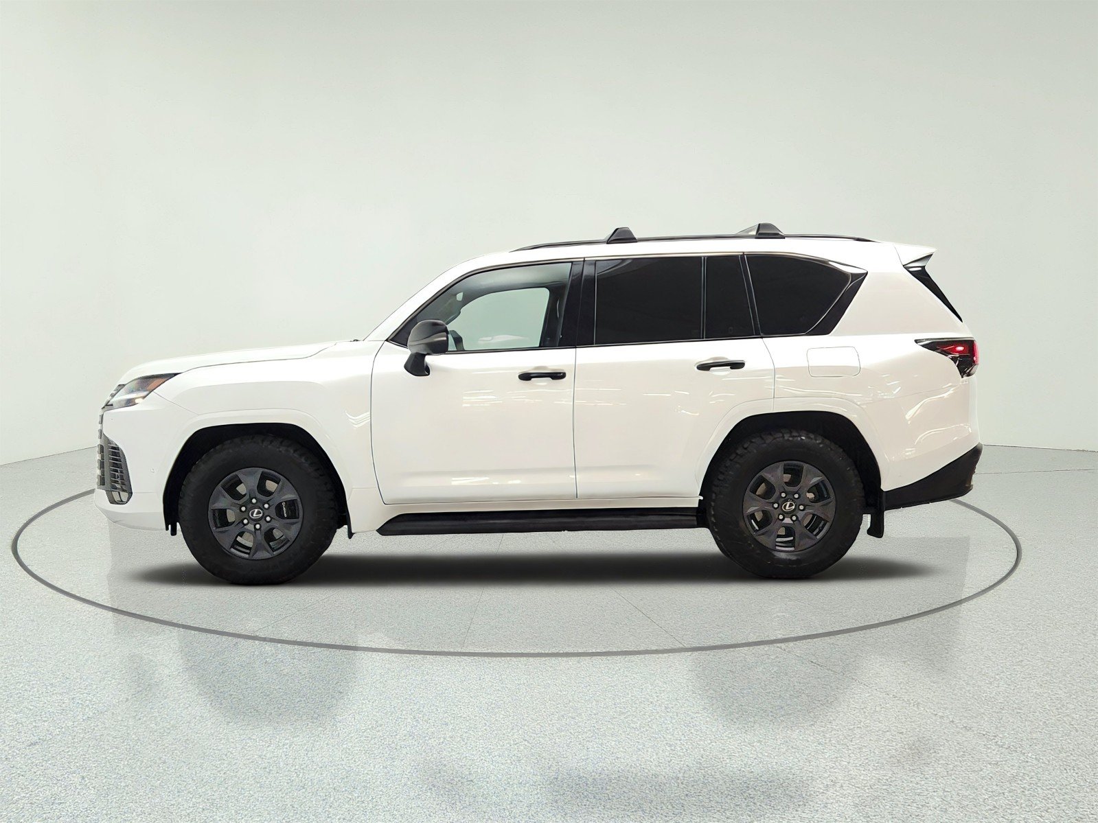 Used 2026 Eminent White Pearl Lexus LX 700h Luxury image 8