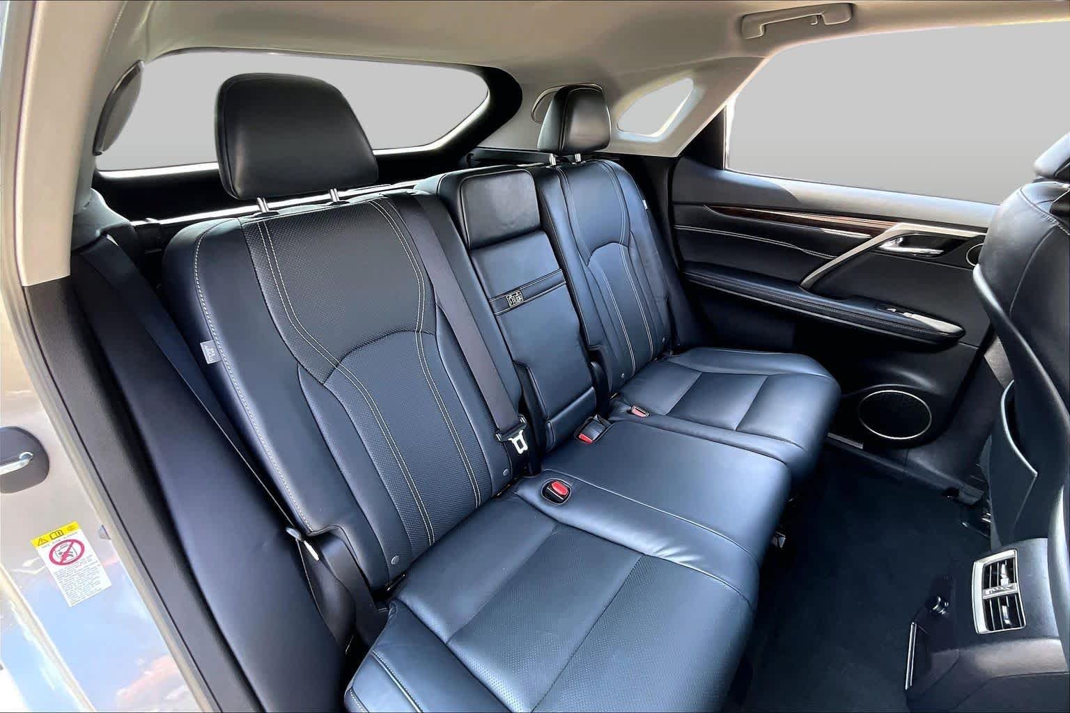 Used 2019 Atomic Silver Lexus  image 17