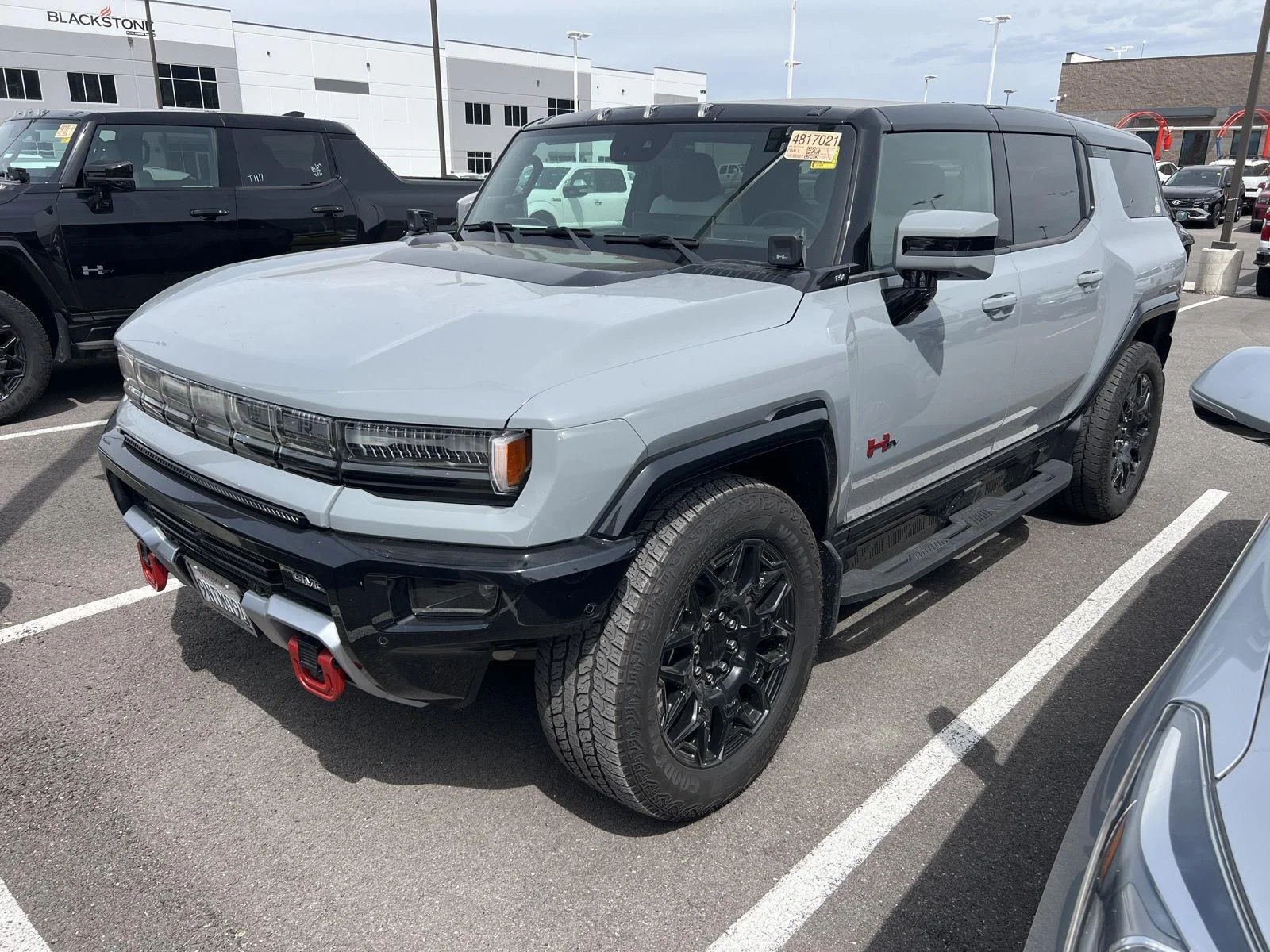 2024 GMC Hummer EV 2X SUV's photo