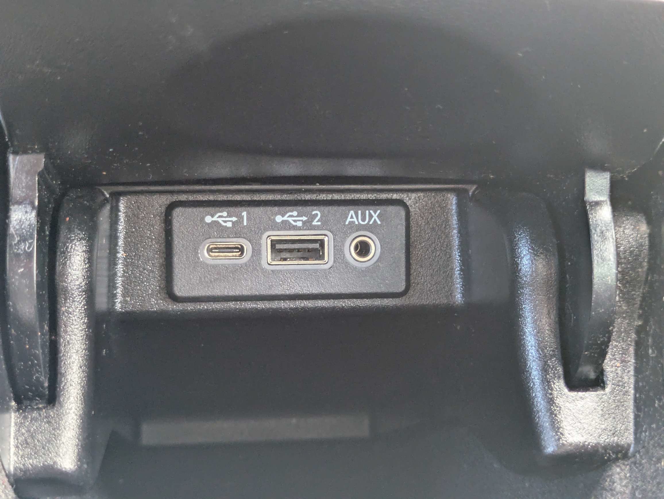 Used 2022 White Nissan SR image 20