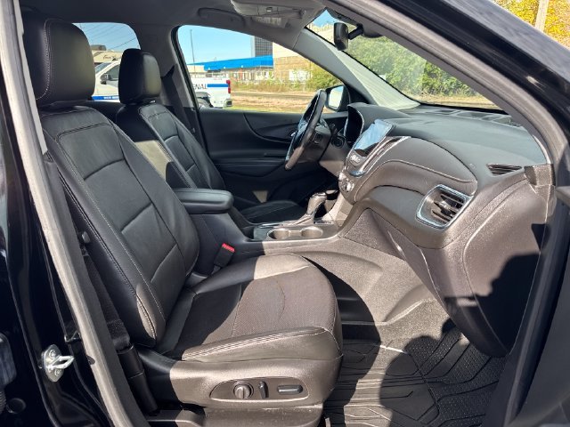 Used 2019 MOSAIC BLACK METALLIC Chevrolet Premier image 28