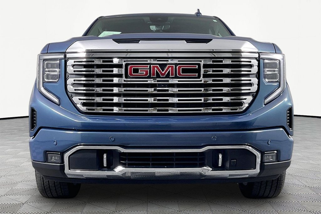 Used 2025 Blue GMC Denali image 2
