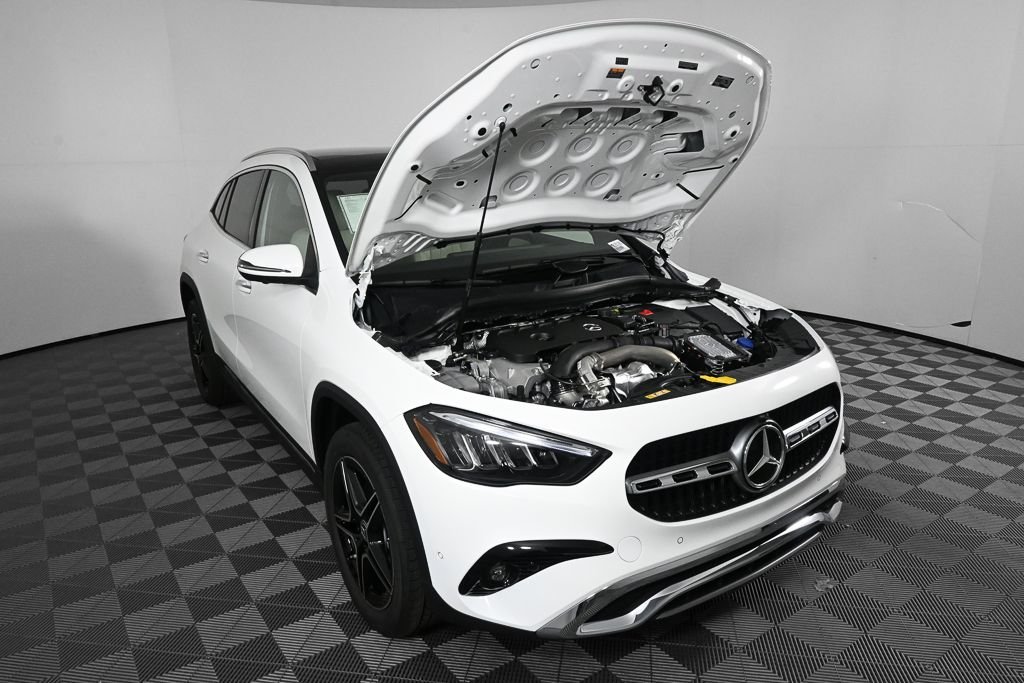 New 2026 Polar White Mercedes-Benz GLA 250 image 34