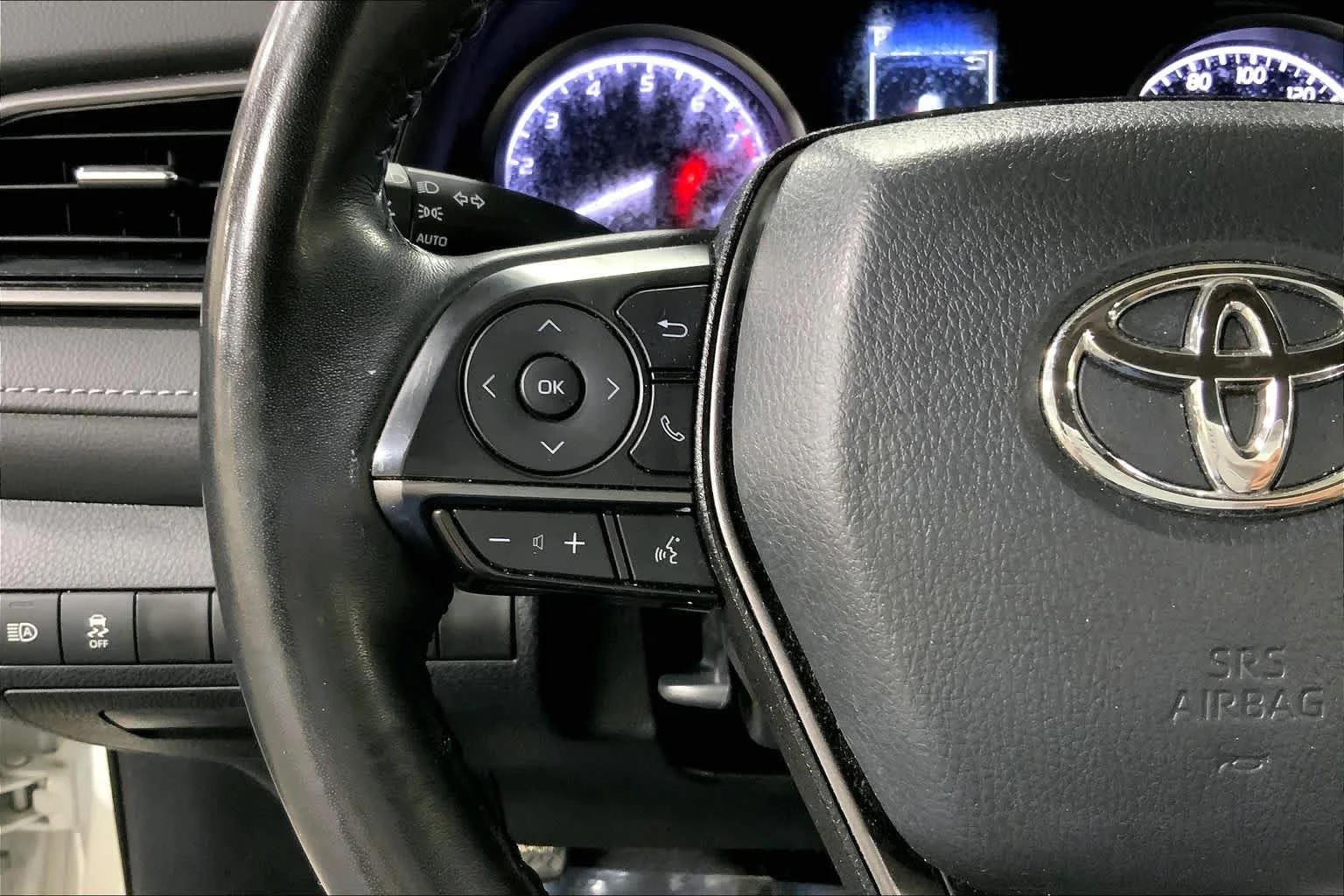 Used 2024 Ice Cap Toyota SE image 24