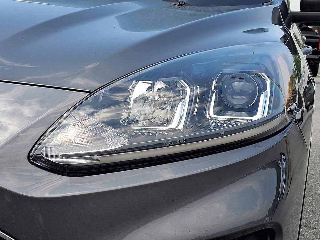 Used 2022 Gray Ford SE image 10