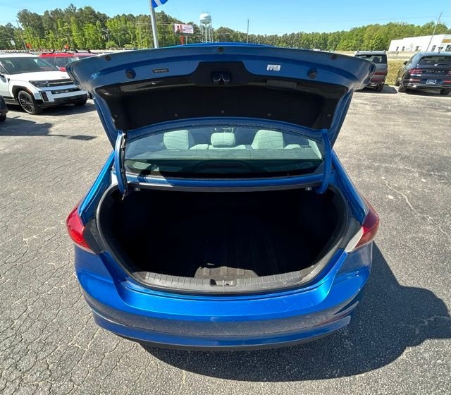 Used 2017 Blue Hyundai SE image 4