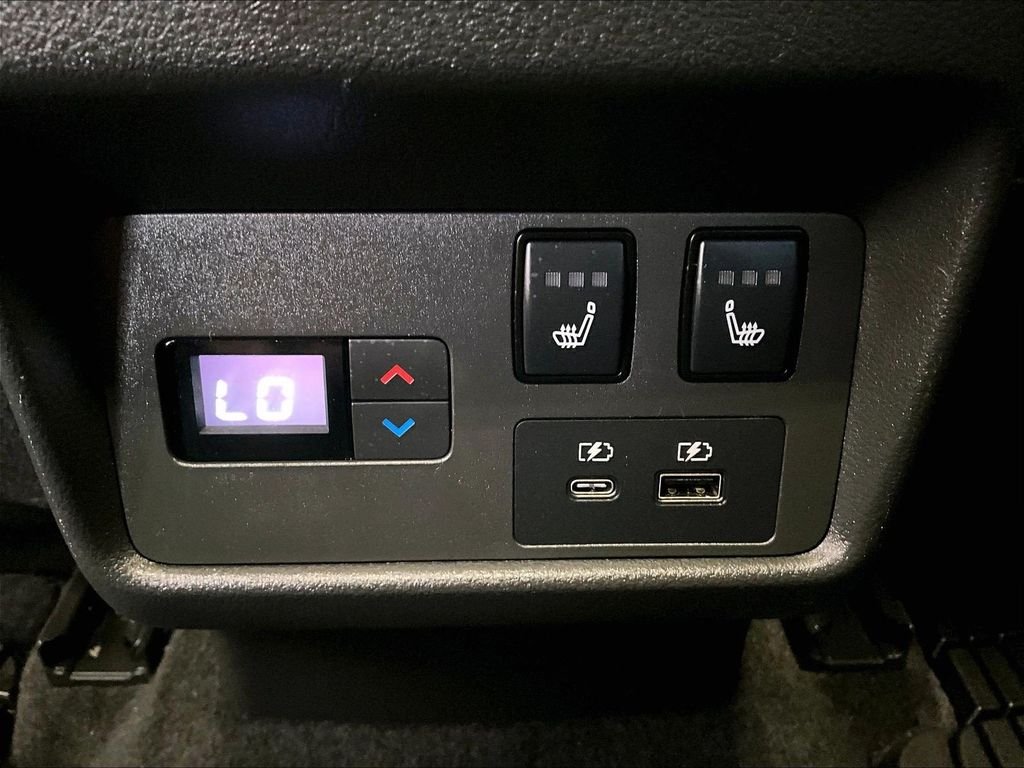 Used 2023 Black Nissan Platinum image 28