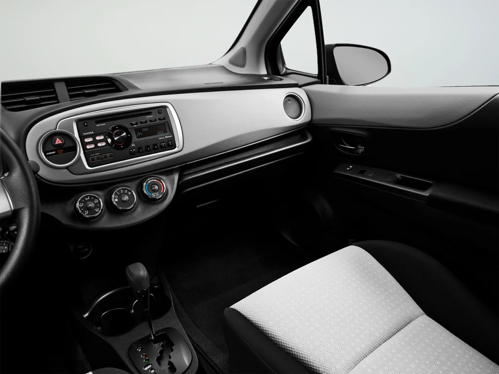 Used 2013 Blue Toyota LE image 53