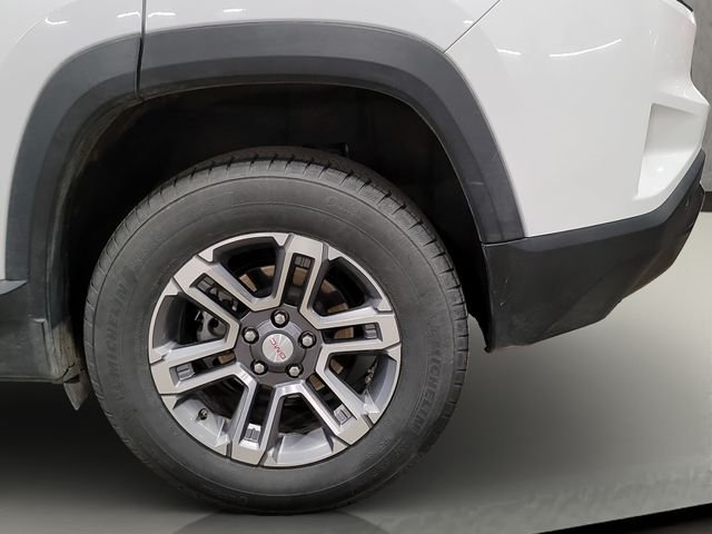 Used 2026 Summit White GMC Elevation image 33