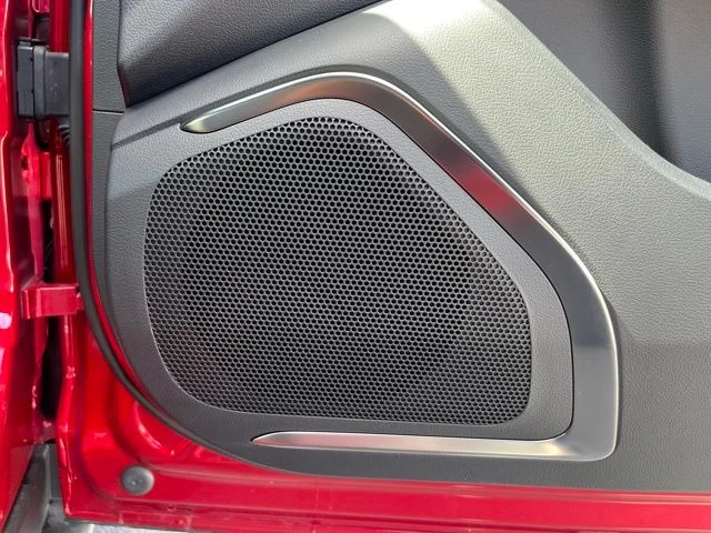 2025 VinFast VF 8 Plus - Photo 24