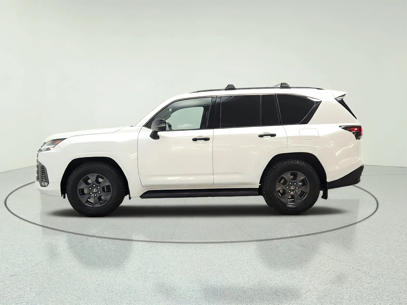 Used 2026 Eminent White Pearl Lexus LX 700h Luxury image 8
