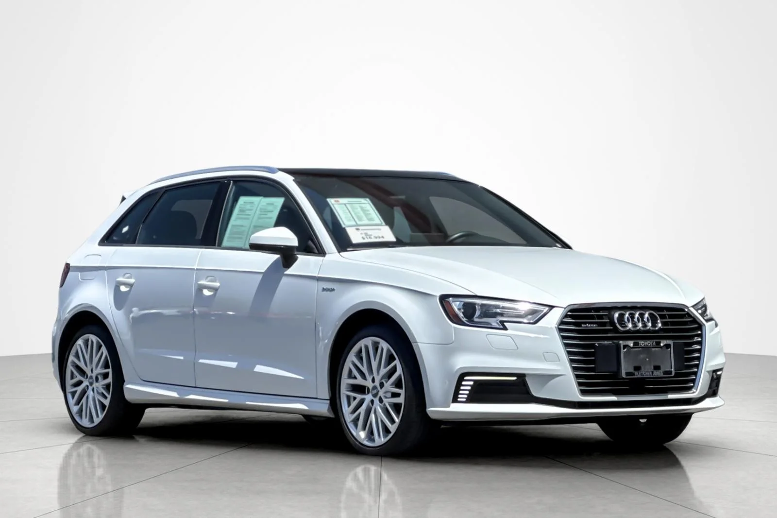Used 2018 WHITE METALLIC Audi Premium image 7