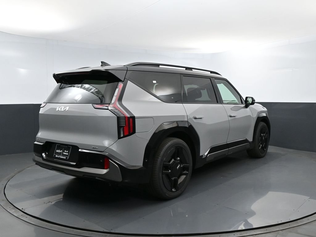 New 2026 Wolf Gray / Black Roof Kia GT-Line AWD image 25