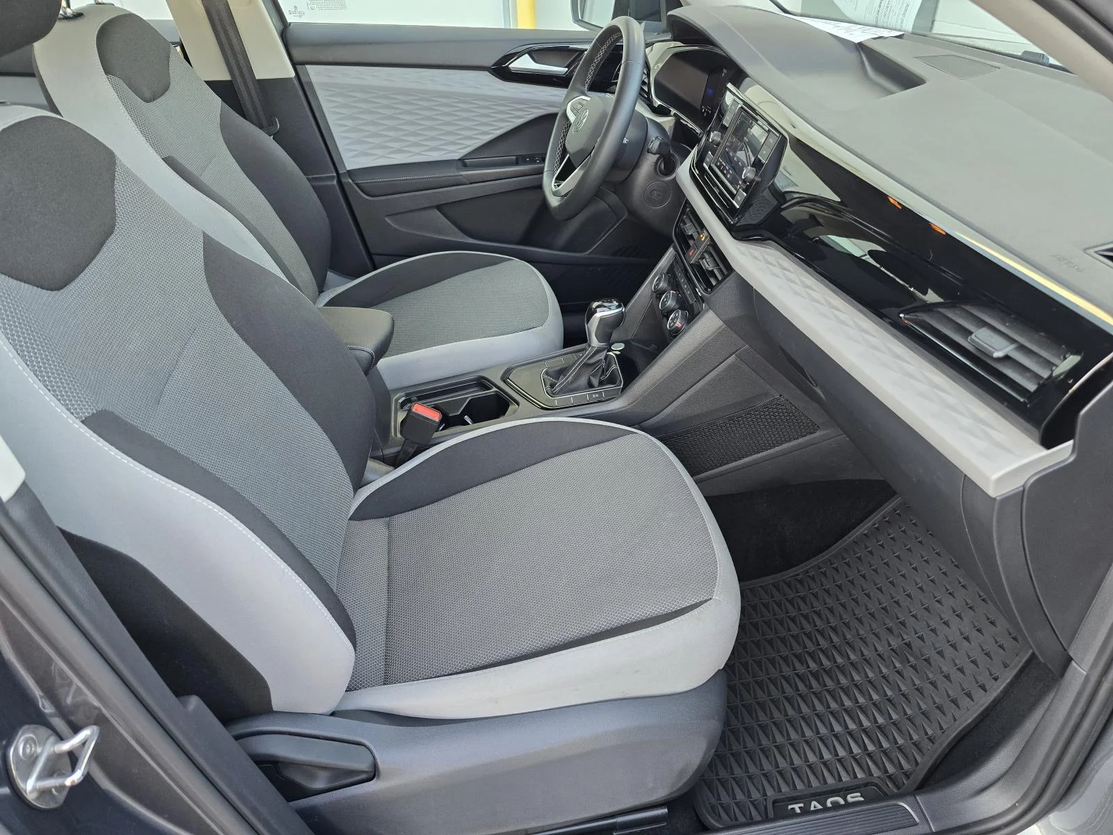Used 2024 Gray Volkswagen 1.5T S image 21
