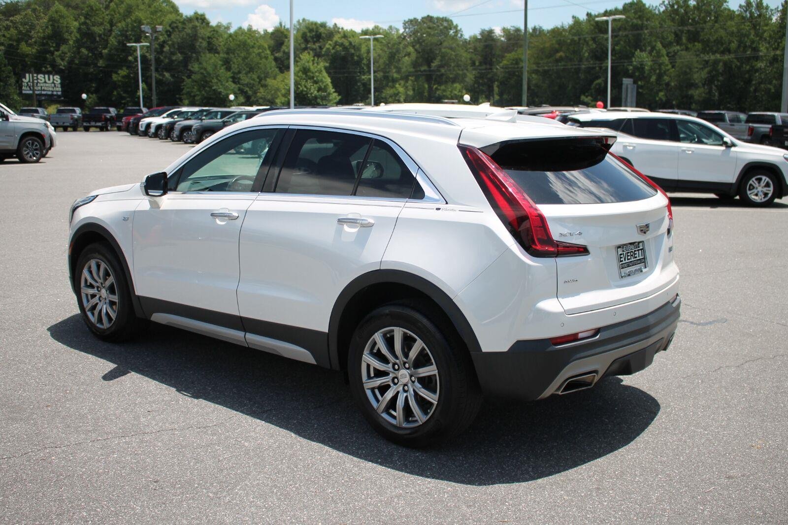 Used 2021 CRYSTAL WHITE TRICOAT Cadillac AWD Premium Luxury image 6
