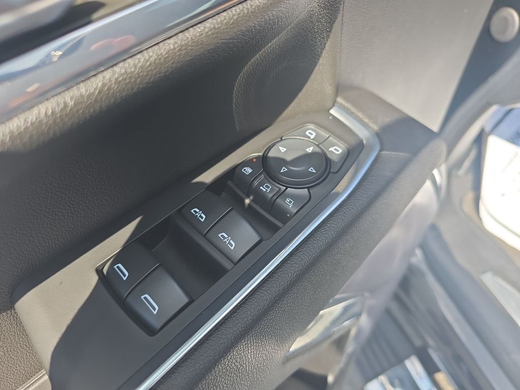 Used 2024 Black Chevrolet High Country image 11